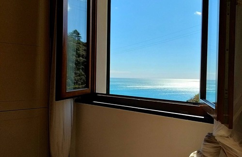 Riomaggiore House | Experience RIOMAGGIORE SUITE: Guest Rated 10/10 with Breakfast
