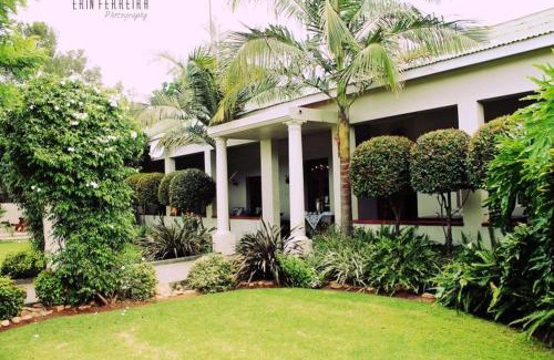 Kouga Hotel | Discover Ripple Hill Hotel: Family-Friendly & Pet Welcoming