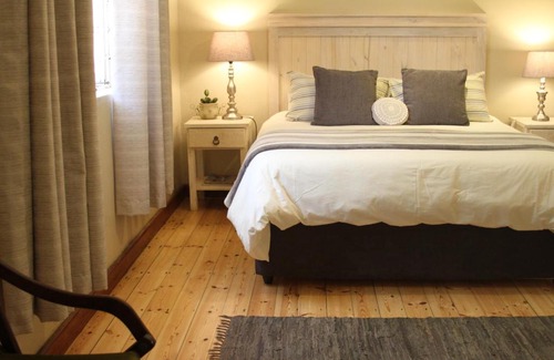 Kouga Hotel | Discover Ripple Hill Hotel: Family-Friendly & Pet Welcoming