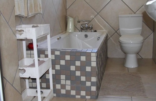 Kouga Hotel | Ripple Hill Hotel: Guest Rated 8/10 with Pool & Dining