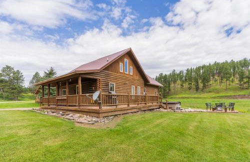 Hill City House | Relax at Rippling Creek Haven with Hot Tub Access