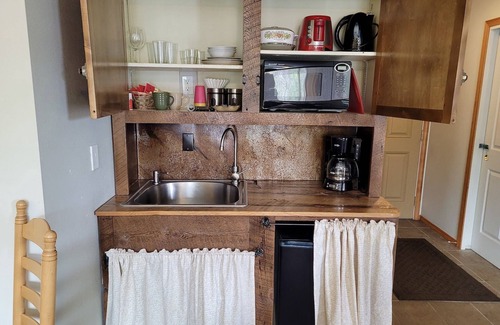 Winthrop Apartment | Riverside Retreat: Rippling River Suite in Winthrop WA