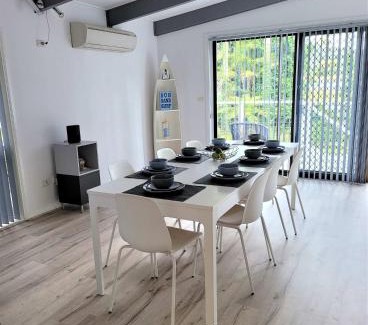 Lilli Pilli House | Riptide: 4-Star Retreat with Family & Pet-Friendly Perks