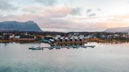 Risøyhamn Apartment | Experience Comfort at Risøyhamn Sjøhus AS with Hot Tub Access