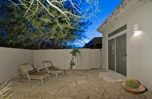 Carefree House | Family-Friendly 3 BR Rise and Shine Retreat by Casago