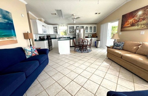 Cutthroat Harbor Estates House | Rise And Shine On The Water