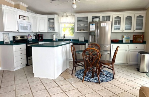 Cutthroat Harbor Estates House | Rise And Shine On The Water