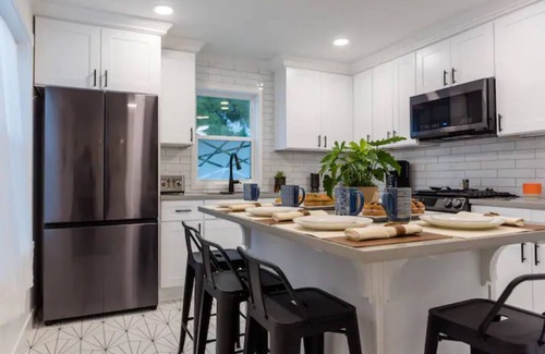 South Salt Lake House | Rise & Grind SLC: Stylish Retreat with Spa and Pet Amenities