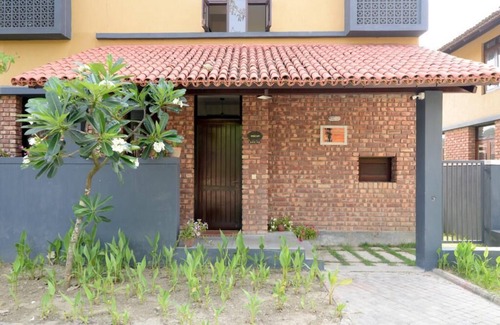 Raichak Villa | Experience Rishanialay by the Ganges with Ocean Views