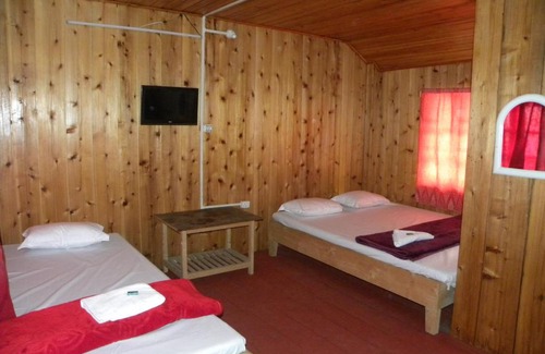 Rishop House | Nature Retreat at Rishop Cottage: Family-Friendly Getaway