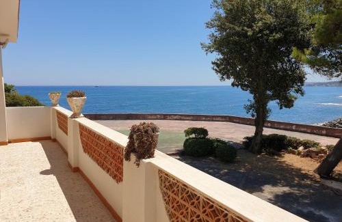 Costa Saracena-Castelluccio Apartment | Cozy Rising Moon A with Private Beach & Ocean Views
