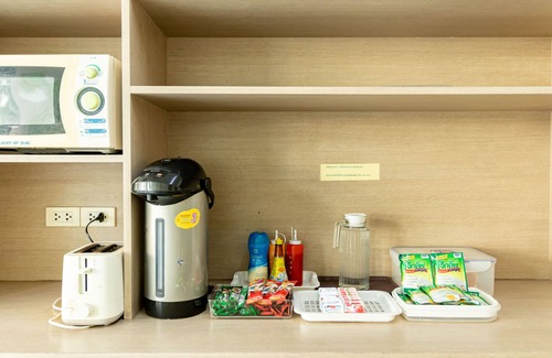 Bangkok Noi Hotel | Budget-Friendly Riski Residence Bangkok-noi with Family Amenities