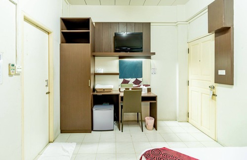 Bangkok Noi Hotel | Budget-Friendly Riski Residence Bangkok-noi with Family Amenities