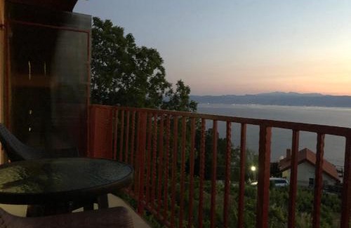 Elshani House | Top-Rated Risteski Guest House with Breakfast & Child-Friendly