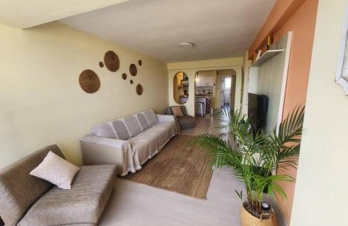 Caraballeda Apartment | Relax at Ritasol Palace: Oceanfront Retreat with Pool