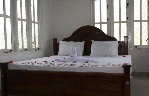 Palugaswewa Resort | Discover Ritigala Lodge: Pet Friendly with Pool & Breakfast