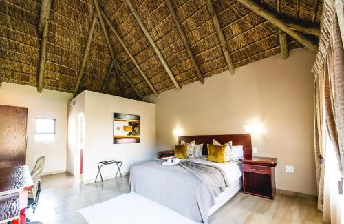 Hammanskraal Hotel | Discover Ritsako Game Lodge: Oceanfront Oasis with Spa