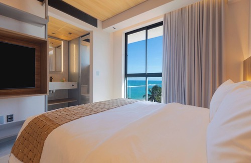 Vila da Trinta Hotel | Experience Ritz Barra de São Miguel: Ocean View & Spa Retreat