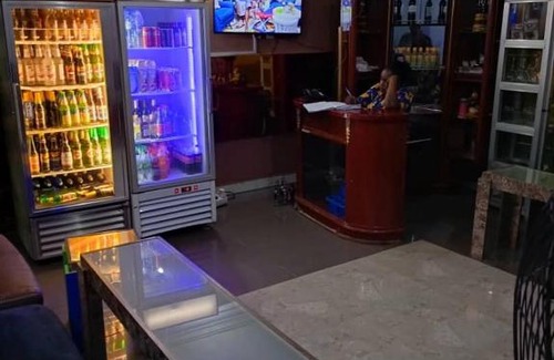 Makurdi Apartment | Ritz & Gold Hotel & Suites: Breakfast and Hot Tub Awaits