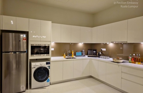 Kampung Pandan Dalam Condo | Discover Ritz of VRBO: Your Elegant Retreat in KL City