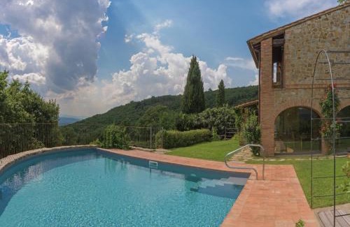 Arezzo Villa | Elegant Villa on a Wine Estate in Arezzo with Pool
