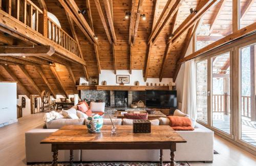 Baqueira House | Family-Friendly Riu Nere - Pleta de Jus with Guest Rating 9.8