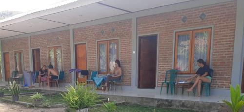 Riung House | Inviting RIUNG LALONG TERONG Guest House with Ocean Views