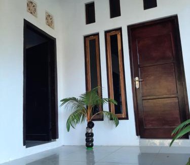 Riung Bed & Breakfast | Pet-Friendly Retreat at Riung Tiga Empat Tujuh Guesthouse