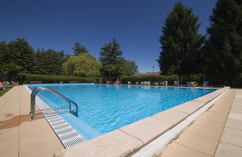 Ispra House | Pet-Friendly Retreat at Riva del Caolino with Pool Access