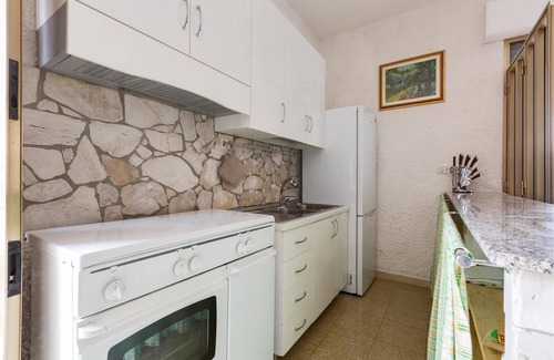 Punta Prosciutto Apartment | Pet-Friendly Retreat with Ocean View at 937 Riva del Conte