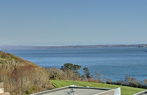 Saint-Pierre Apartment | Rivages Appartement: Sea View, Private Terrace & Pool