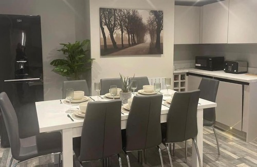Broadstairs Apartment | St Peters Village: Rivendell Apartment with Hot Tub & Pet Friendly