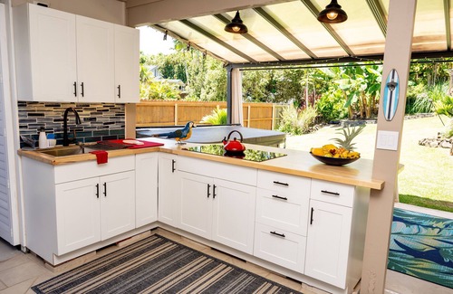 Hilo Apartment | Rivendell Oasis: Serene Garden with Hot Tub & Ocean Views