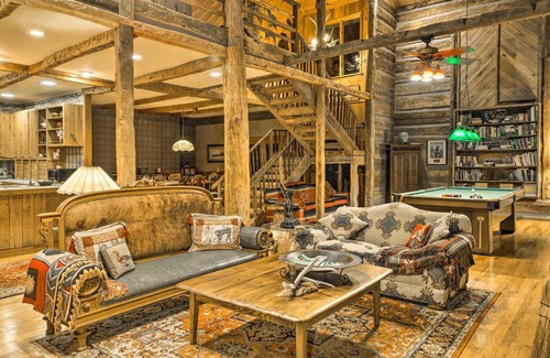 Cullowhee Villa | Inviting Cullowhee Lodge with River Access and Scenic Views