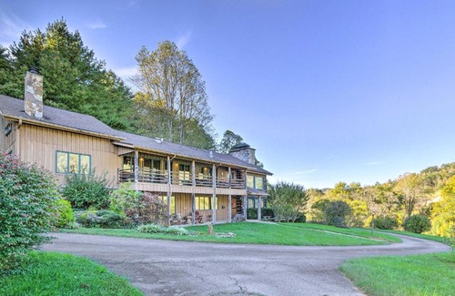 Cullowhee Villa | Inviting Cullowhee Lodge with River Access and Scenic Views