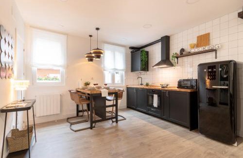 Bilbao la Vieja Apartment | Elegant River Apartment in the Heart of Bilbao - 9.5/10 Rated