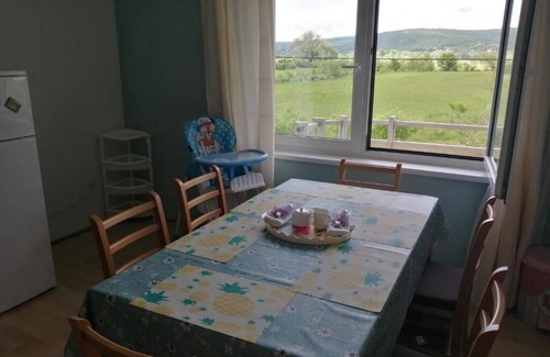 Mali Radic Apartment | River Bank & Castle View Apartment with Breakfast Included