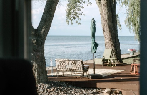 Bay City Cabin | Beautiful River & Bay Views at Shirley’s Temple, Bay City