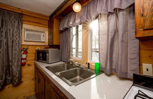 Baudette Cabin | Discover River Bend's Resort: Family-Friendly Getaway Awaits