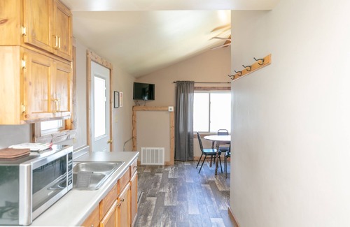 Baudette Cabin | Discover River Bend's Resort: Family-Friendly Getaway Awaits