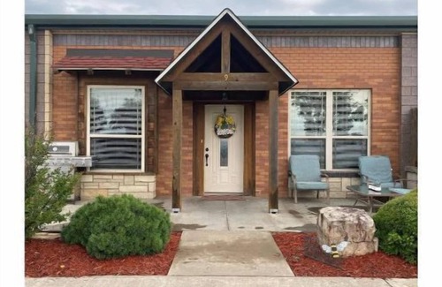 Alma House | Serene River Chase with Breakfast & Kitchen Amenities
