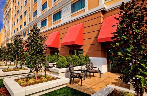 Lemay Hotel | Relaxing River City Casino and Hotel with Family-Friendly Amenities
