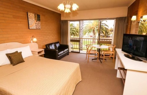Mildura Hotel | Inviting River City Motel with Pool and Family-Friendly Amenities