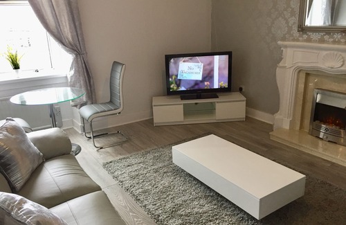 Port Glasgow Apartment | RIVER CLYDE VIEWS: Private Apartment with Pool & Spa