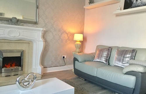 Port Glasgow Apartment | RIVER CLYDE VIEWS: Private Apartment with Pool & Spa