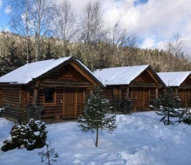 Soymy Cabin | Charming River Cottage Complex with Oceanfront Pool & Hot Tub