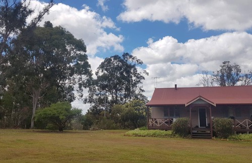 Jalbarragup Cottage | Relaxing River Cottage Retreat in Jalbarragup, Pet Friendly