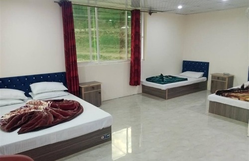 Khyber Pakhtunkhwa Bed & Breakfast | Budget-Friendly River Dine Hotel with Breakfast Included