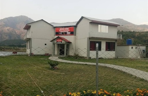 Khyber Pakhtunkhwa Bed & Breakfast | Budget-Friendly River Dine Hotel with Breakfast Included