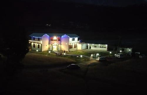 Khyber Pakhtunkhwa Hotel | Welcoming River Dine Hotel & Restaurant with Family Amenities